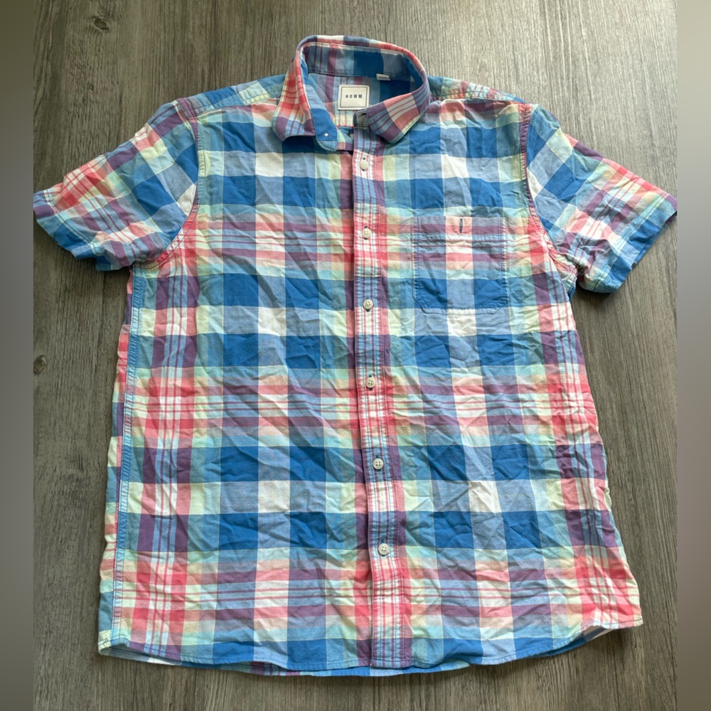 ROWM Men’s Medium Short Sleeve Button Down Plaid Pocket Shirt Casual Red Blue